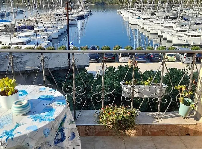 By The Sea - 18501 * Šibenik